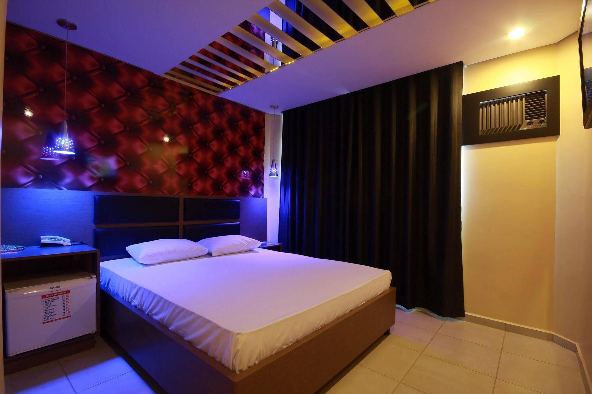 Love hotel Hippus (adults Only)