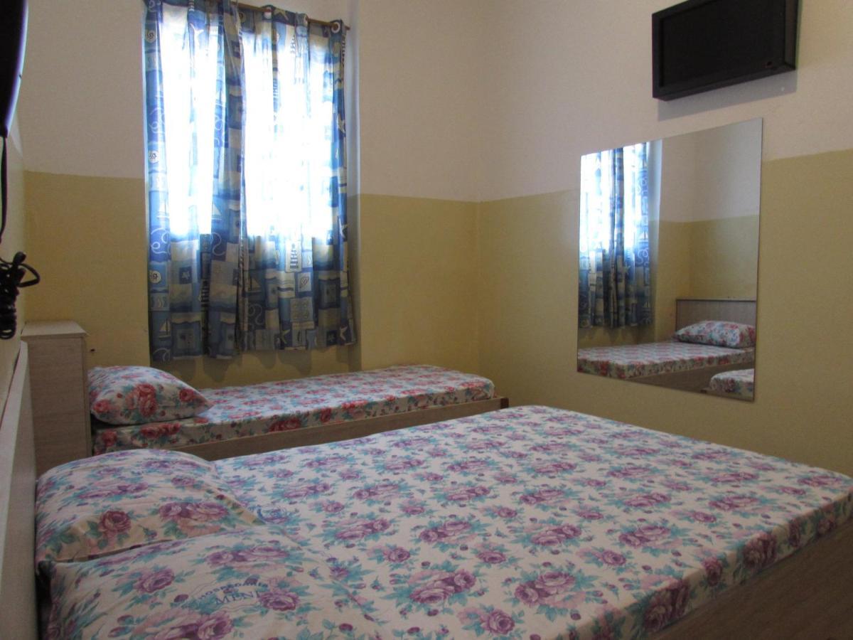 Hospedaria Meni Sob Nova Direcao Proximo Ao Bras E 25 De Marco Hostel