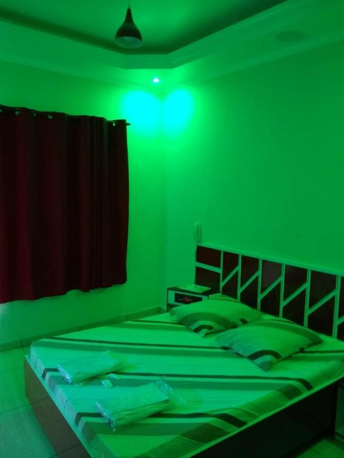 Hotel Momentos *