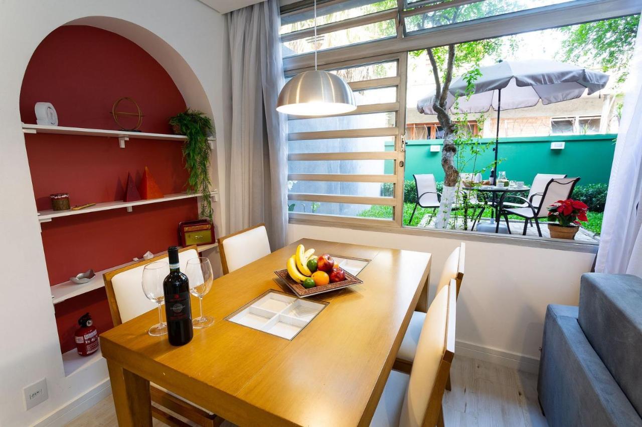Com Quintal Em Alto De Pinheiros Apartment