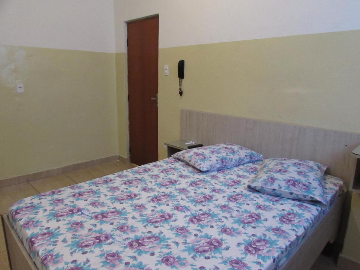 Hostel Hospedaria Meni Sob Nova Direcao Proximo Ao Bras E 25 De Marco Sao Paulo