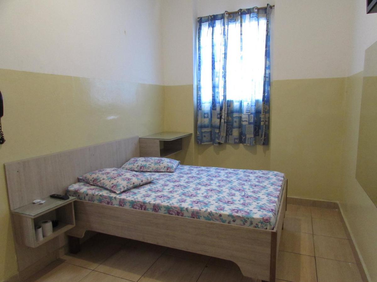 Hospedaria Meni Sob Nova Direcao Proximo Ao Bras E 25 De Marco Hostel