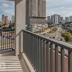Studio Novo Em Localizacao Privilegiada!