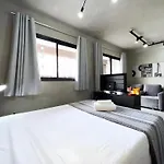 Studio Amplo Com A/C E Piscina No Terraco