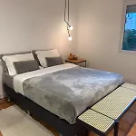 Refugio Moderno Em Pinheiros Com Vista Indevassada