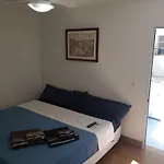 Casa Super Completa Com Cama King Size 5 Minutos Do Metro