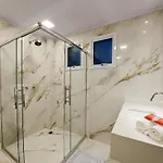 Gloria Plaza Hotel (Adults Only)