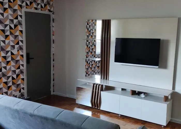 Big Apartment Close To Allianz Park