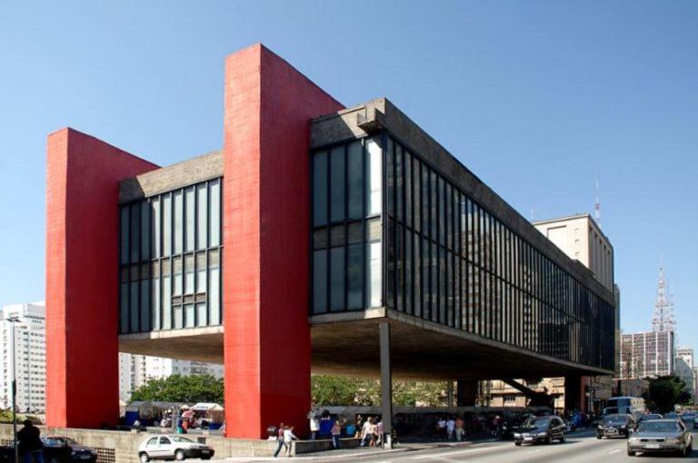 Flat Bela Vista Padrao 4 Estrelas, Rua Maestro Cardim Khách sạn hẻo lánh 4*
