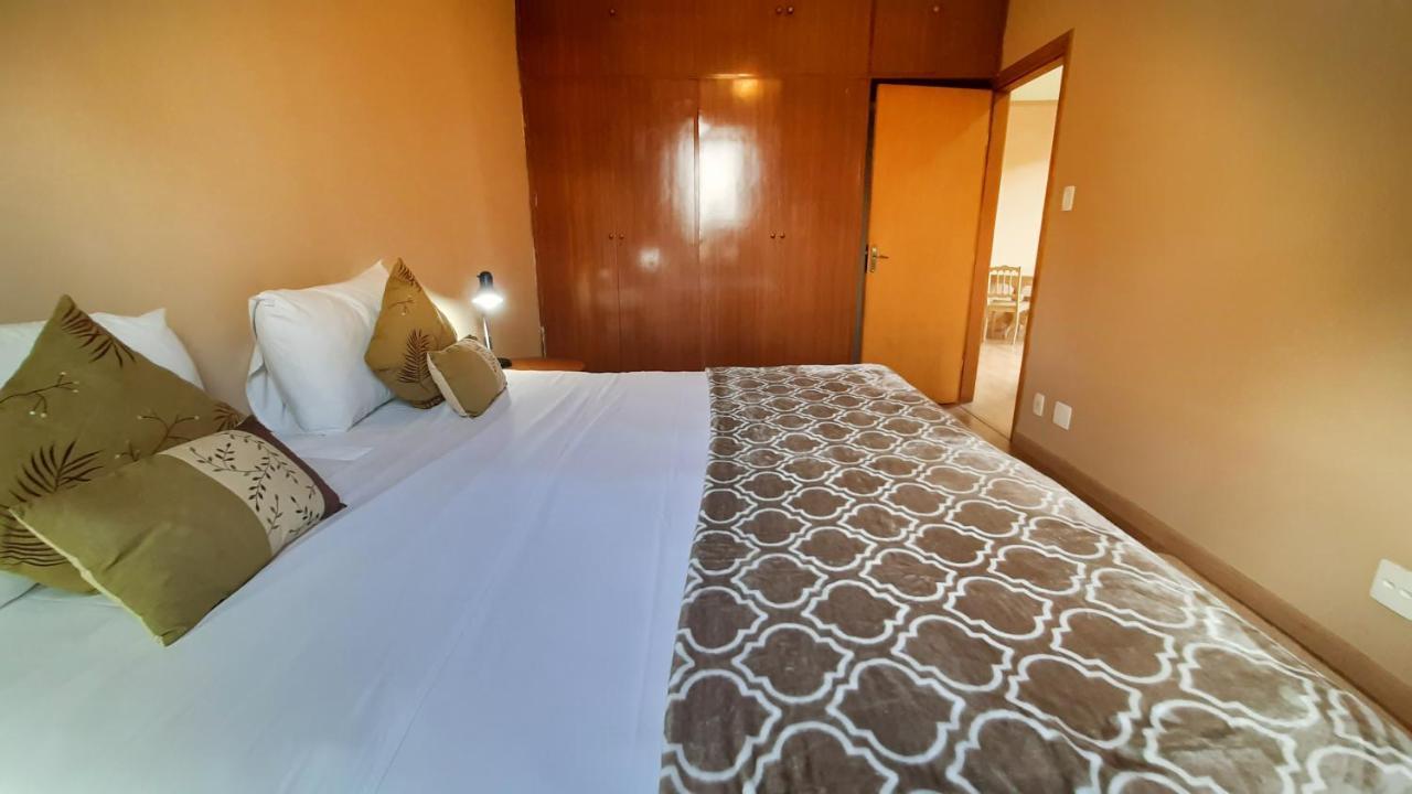 Apto Grande Com Rede De Descanso Na Sala | Wifi 100 Mb