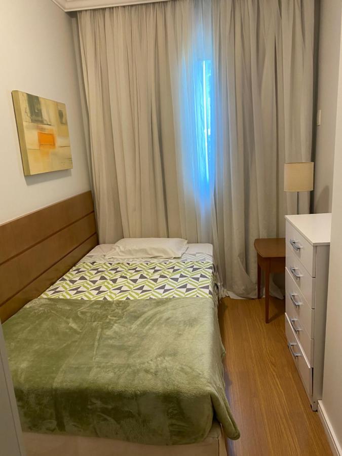 Flat Bela Cintra *
