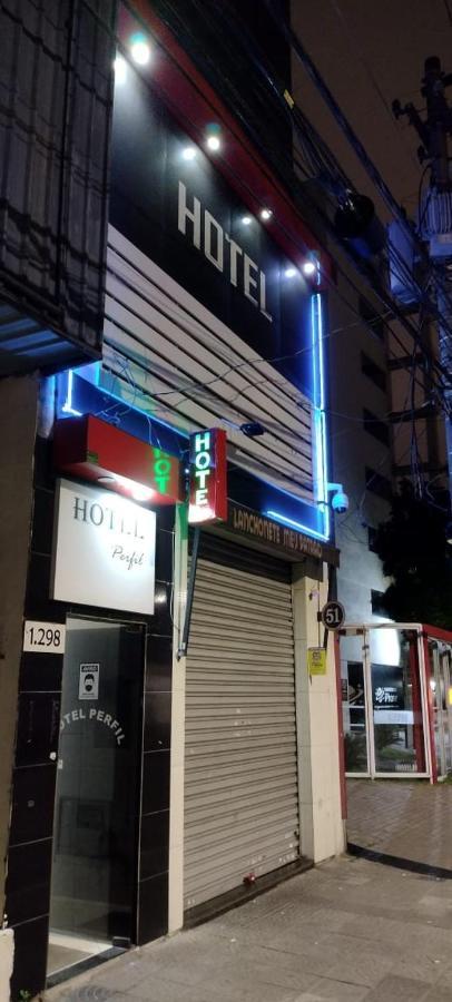 Love hotel Perfil