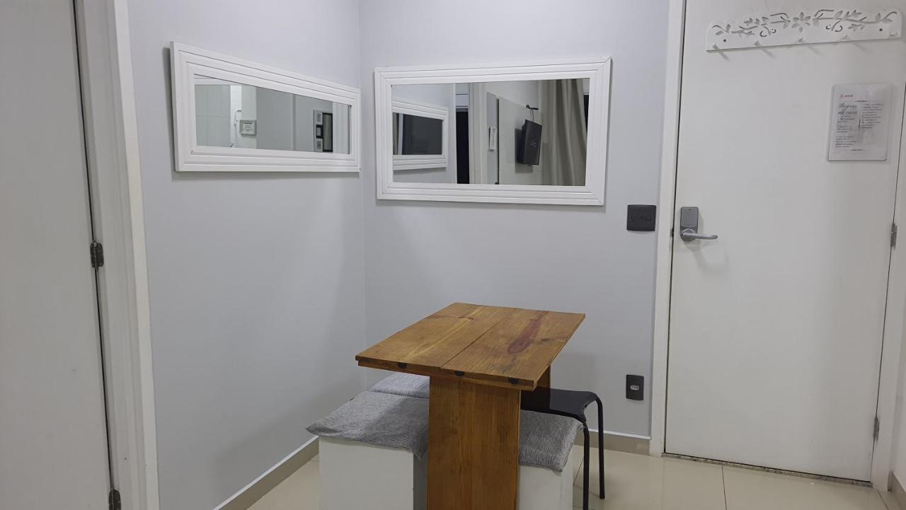 Apto Em Frente Ao Metro - Perto De Tudo - Centro Apartemen Sao Paulo