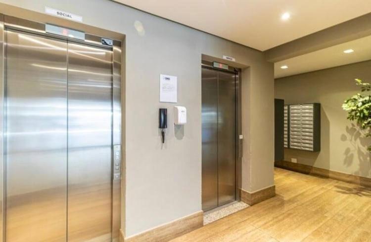 Studio No Centro De Sao Paulo, A 3 Minutos Do Metro, Com Garagem Gratis