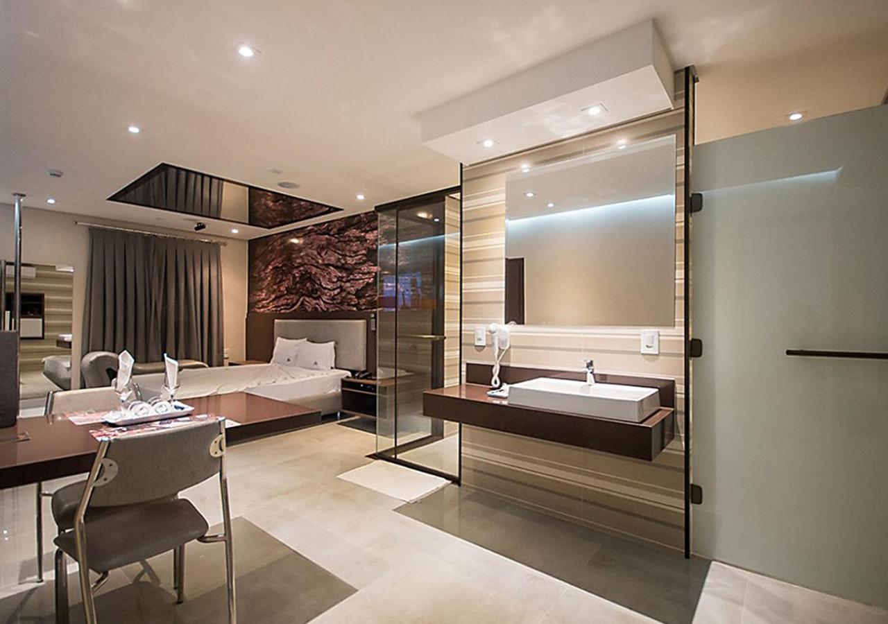 Khách sạn tình yêu Caribe (adults Only)