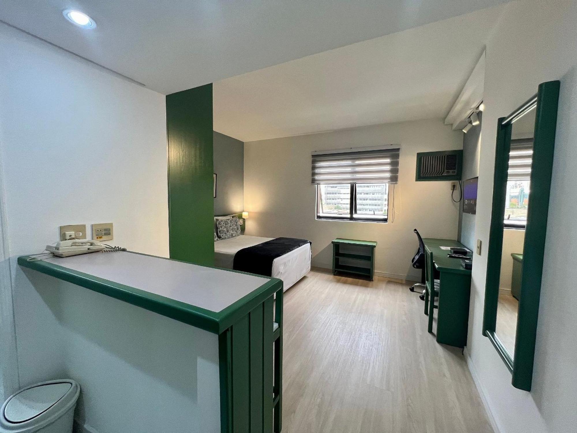 Qi Intelligence Flat Ibirapuera Proximo Do Metro Moema Uh1306