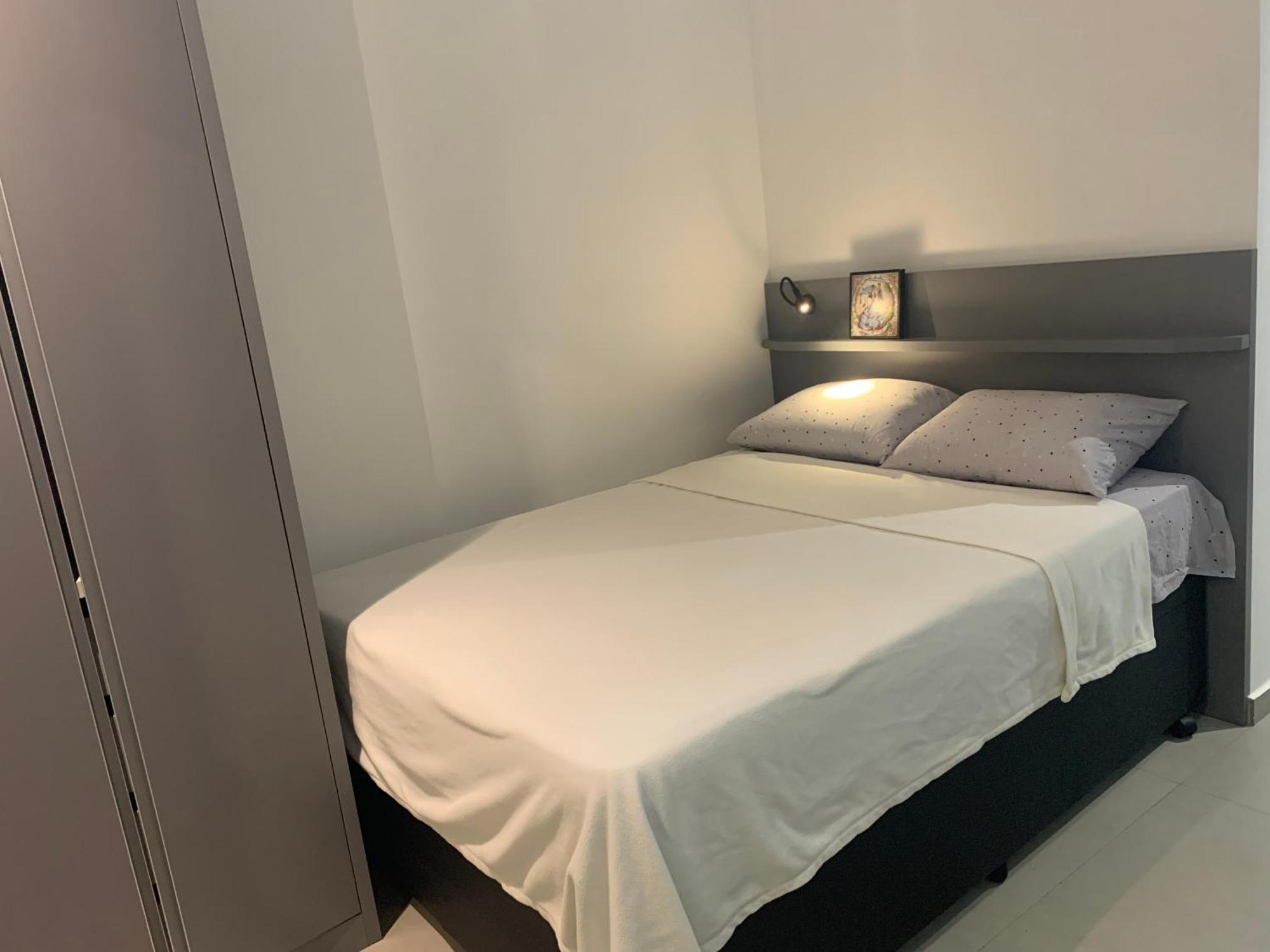 Apartment Studio704 Metro Brooklin *