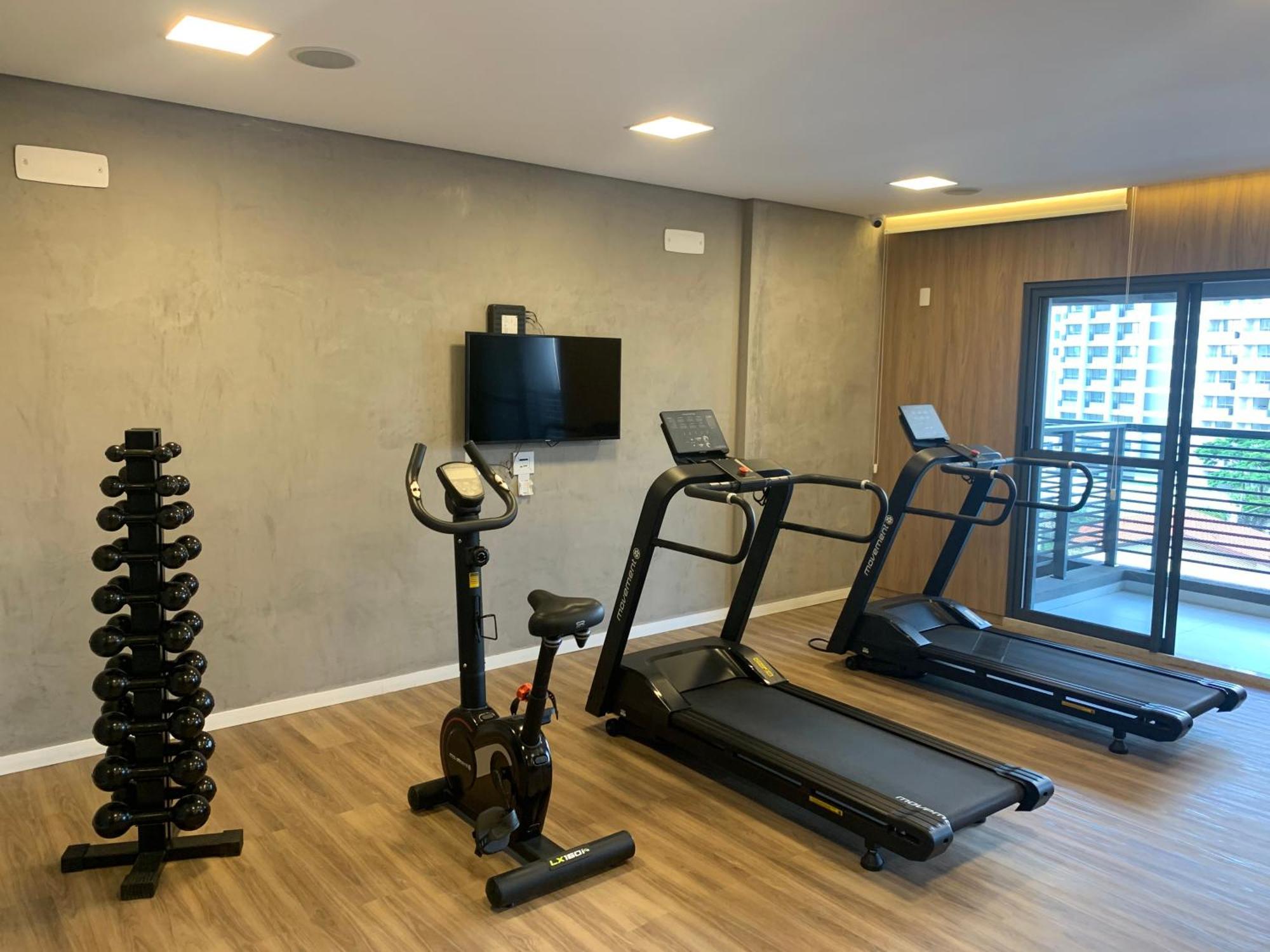 Apartment Studio704 Metro Brooklin