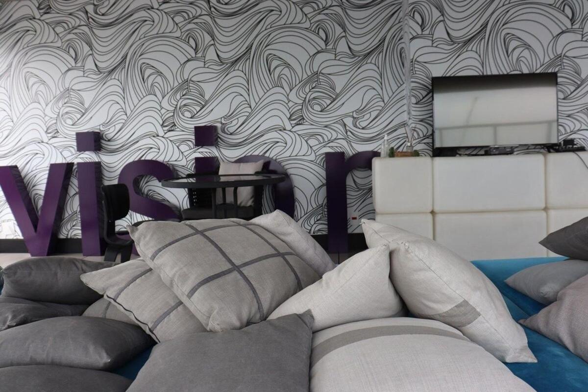 Unique - Px Av Paulista/hosp. Sirio Libanes C/vaga *