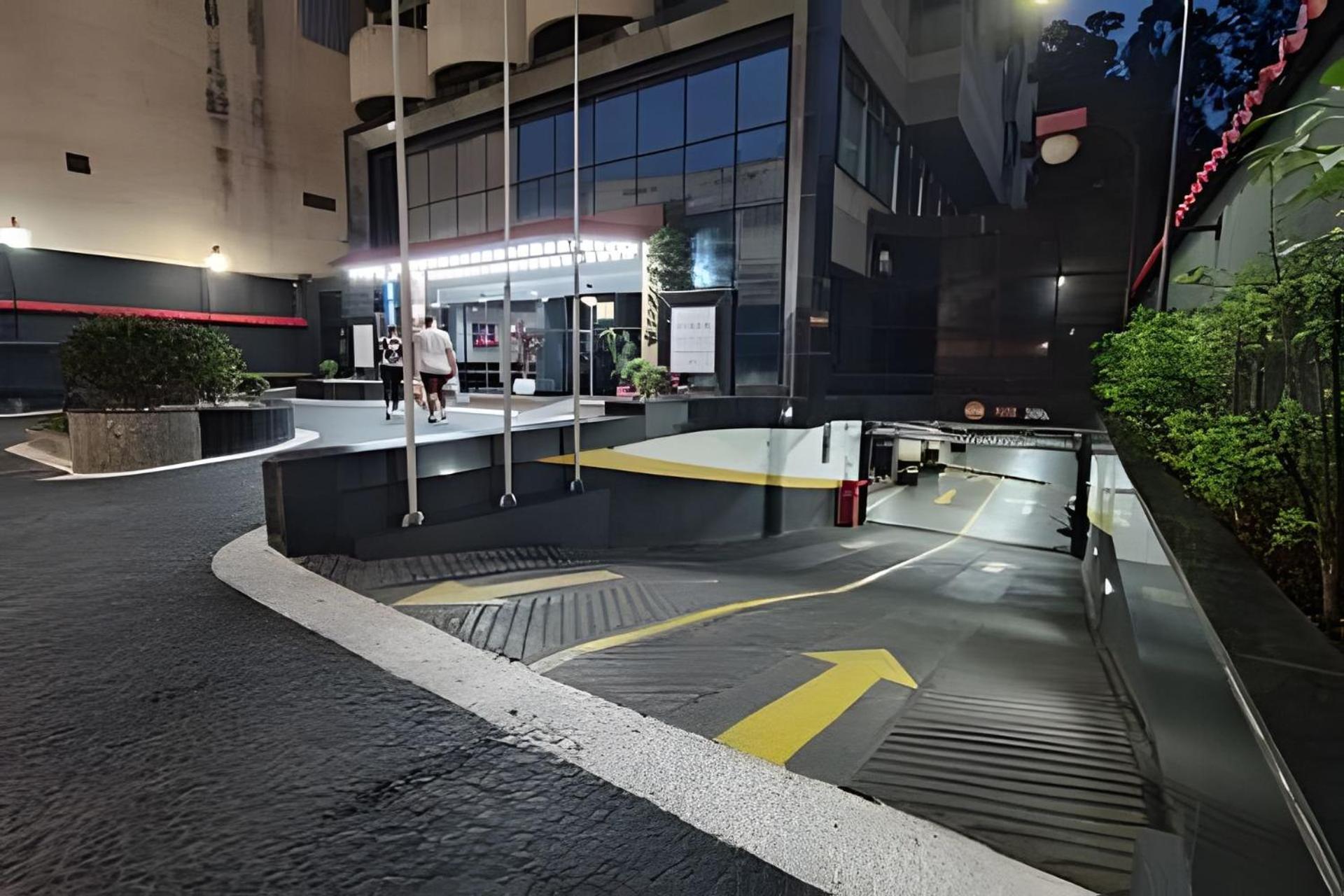 Liberdade 4 Pessoas Garagem,feirinha ,hakka, Hospitais São Paulo