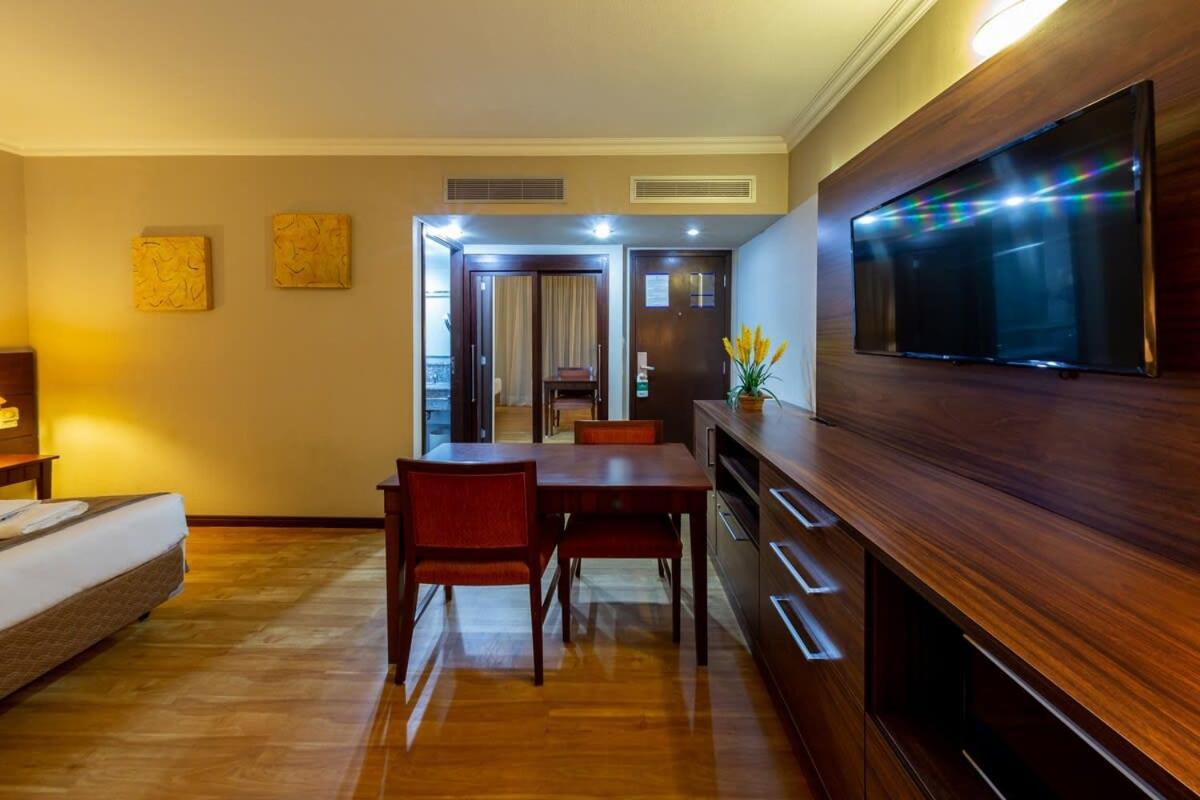 Penginapan Bhomy Ch Santo Antonio - Regiao Versatil Blu1405 *