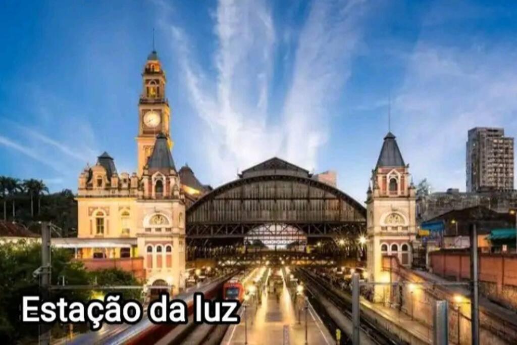 Black House Com Garagem Gratuita, Piscina, Ao Lado Do Metro E 25 De Marco * Sao Paulo