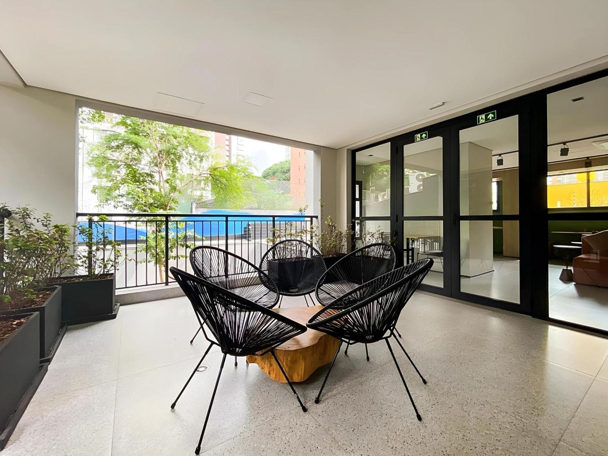 Apartment Amplo Com A/c E Piscina No Terraco