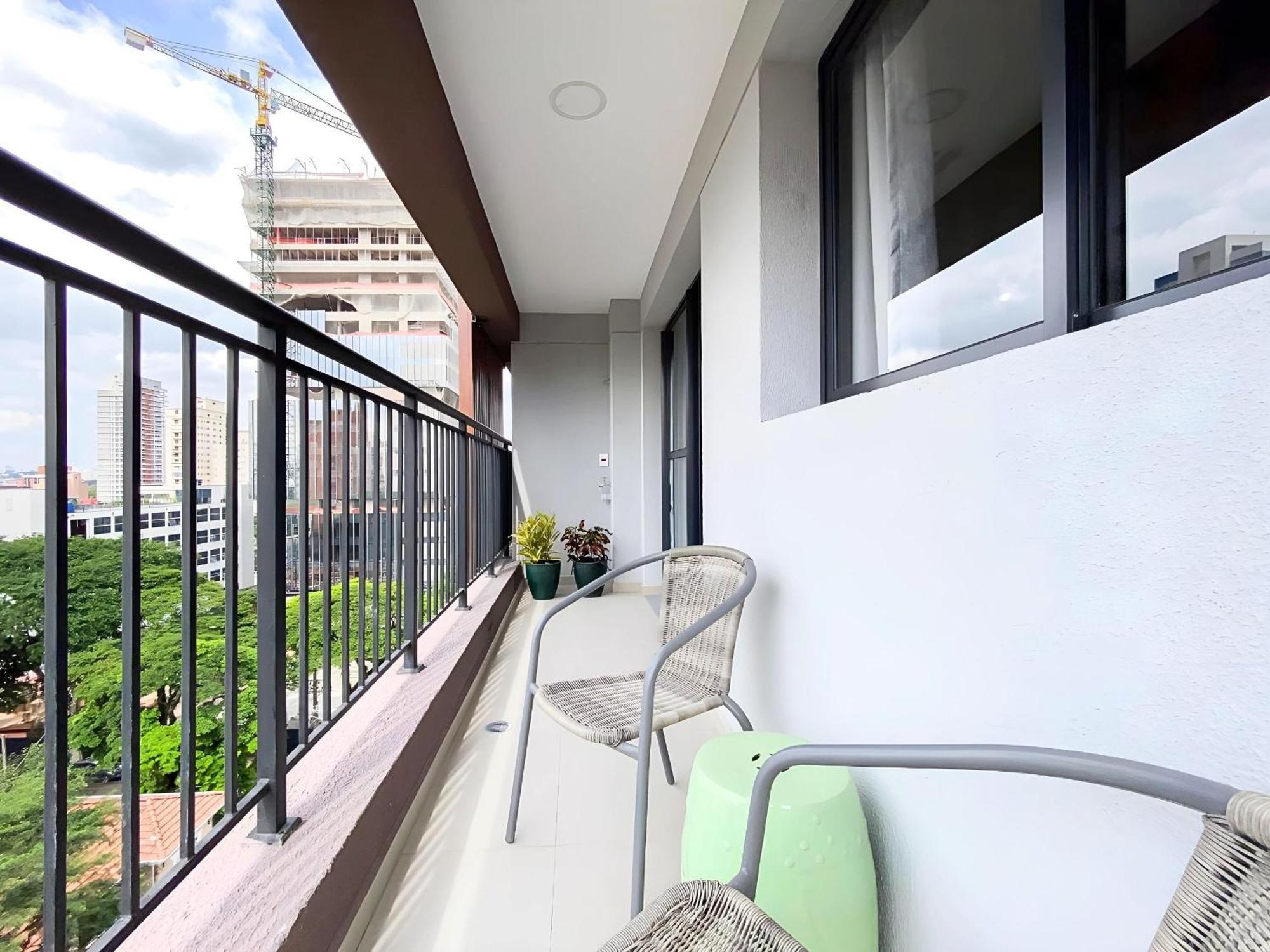 Apartment Amplo Com A/c E Piscina No Terraco