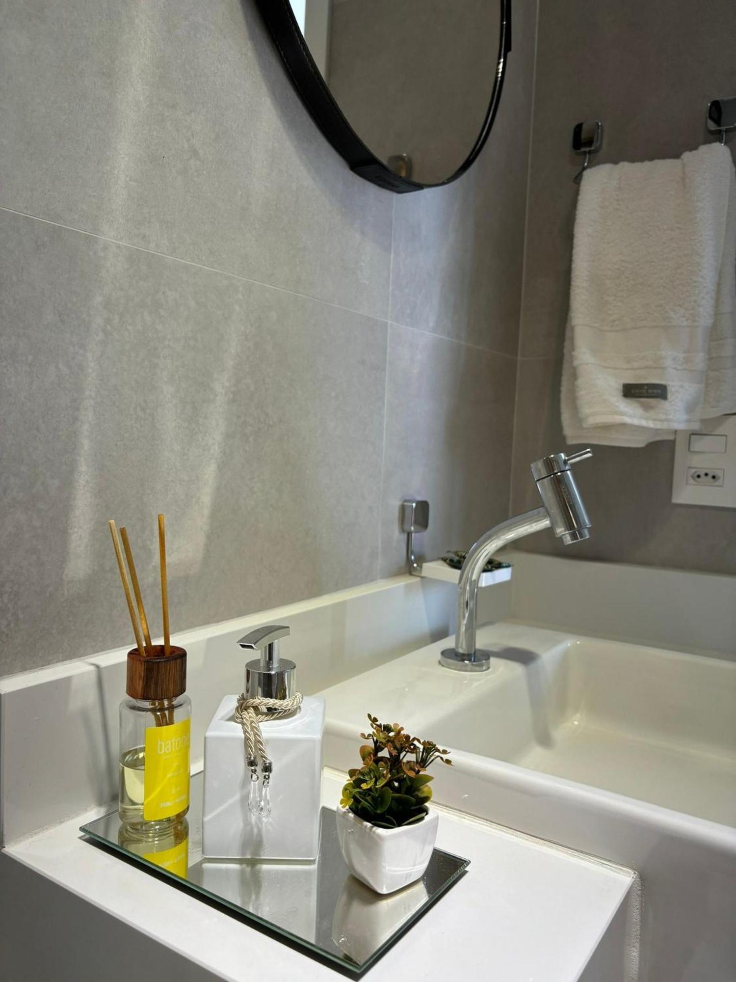 Madalena Com Ar Condicionado | Delfhy Apartemen *