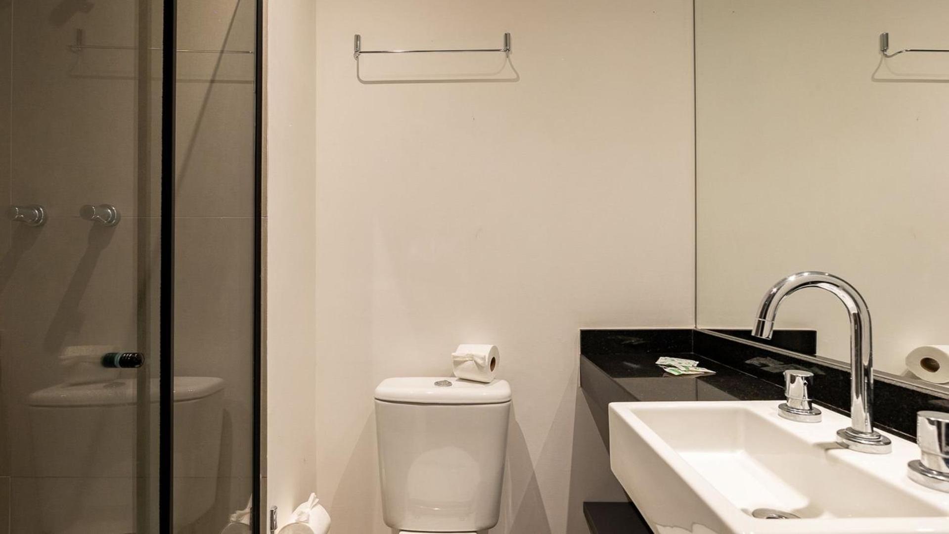 Ao Lado Da Vida Noturna De Sp By Dabra House Tatil Evi