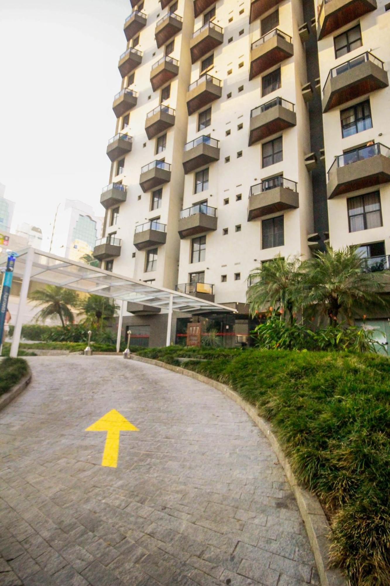 Duplex Place Vendome! Moema, 58m2, Amplo, Conforto, Luxo! Servicos, Estacionamento, Internet, Metro! Sao Paulo