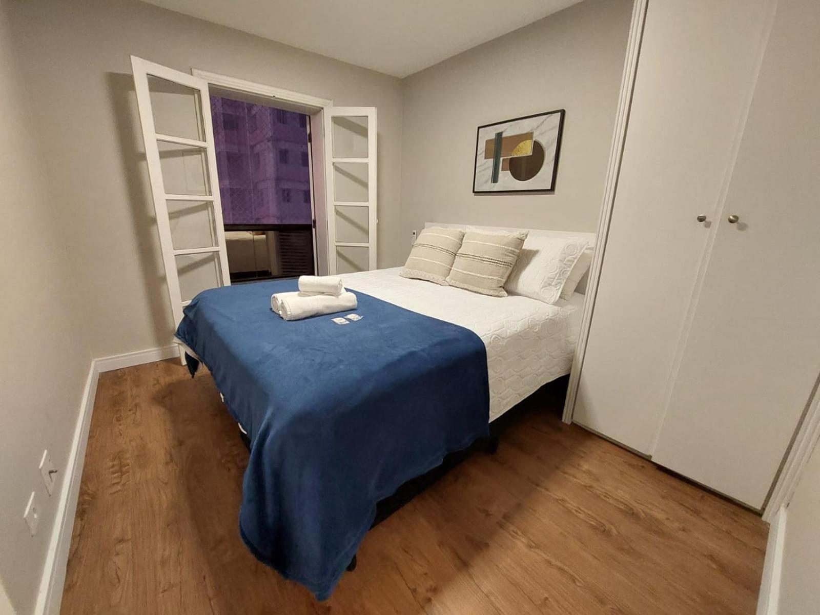 Apartamento Dois Quartos Hc, Metro E Oscar Freire