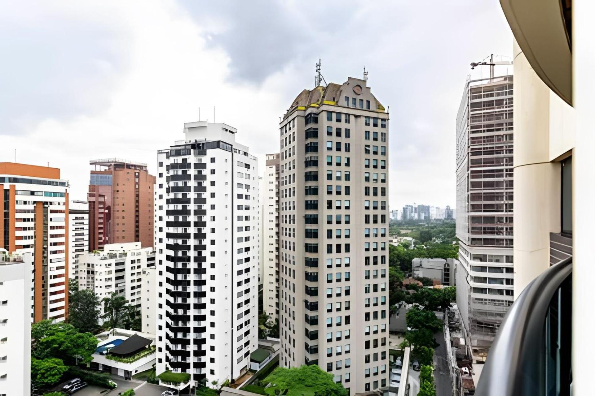 Cond The Town Flats