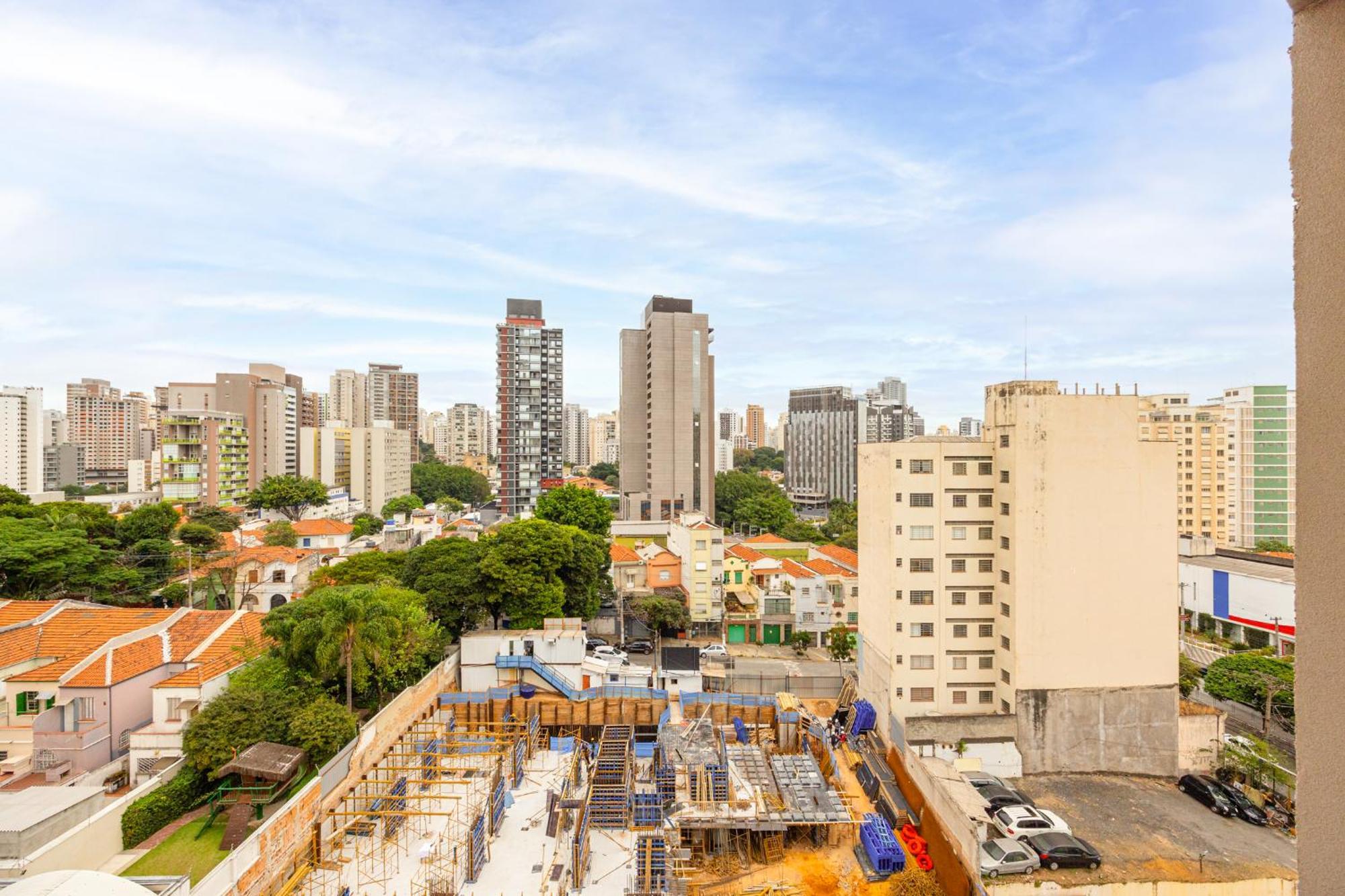 Com Vista Livre Em Perdizes *