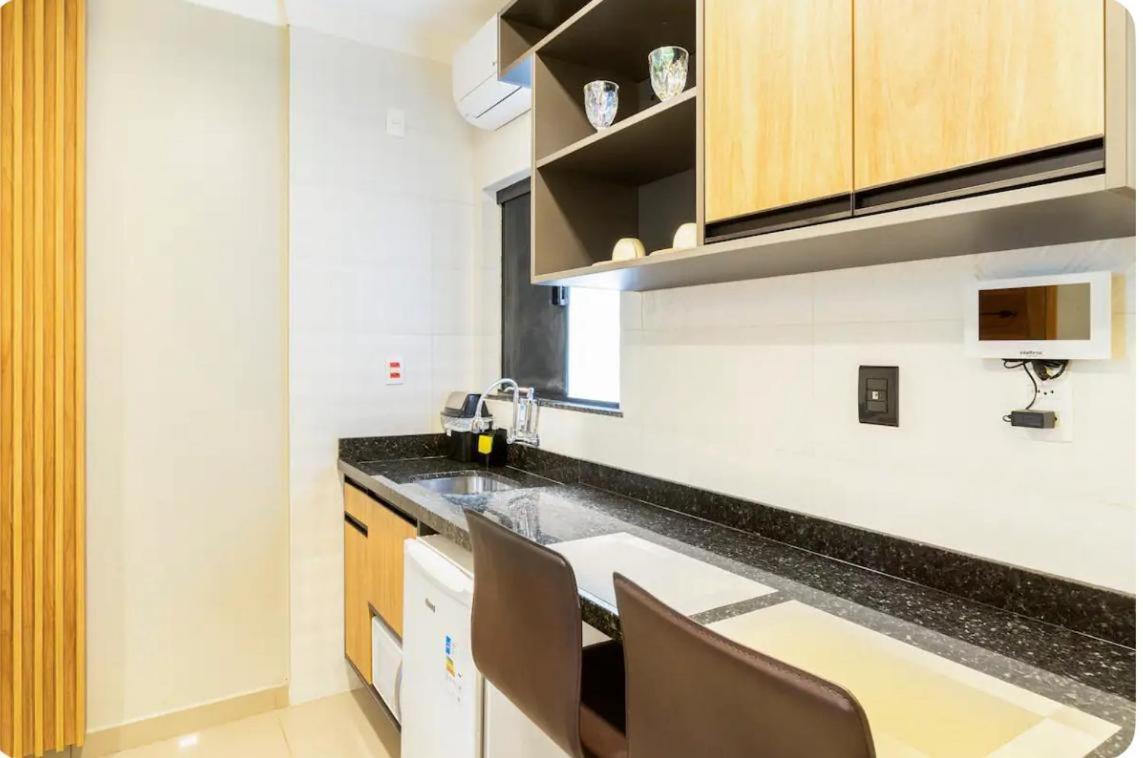 Sis Apartemen