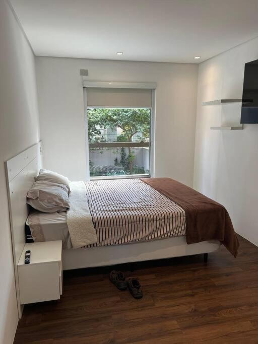 Apartment Apto 2 Av Luis C Berrini *