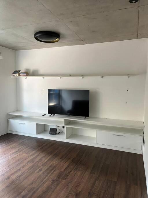 Apartment Apto 2 Av Luis C Berrini