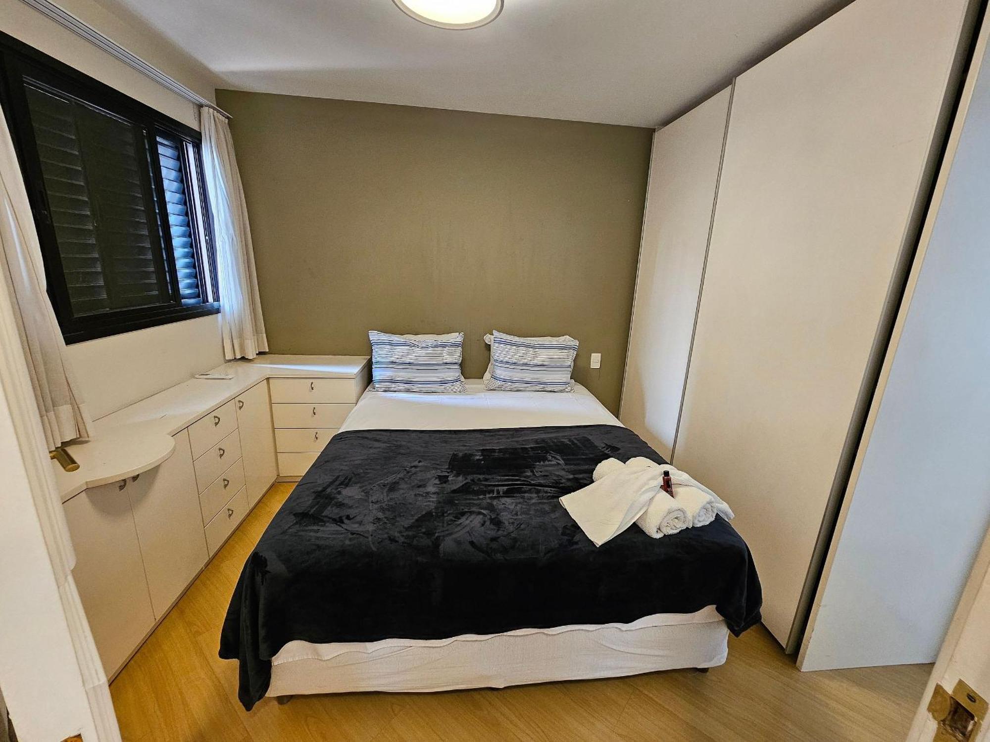 Apart/hotel C/2 Quartos E Dois Banheiro Moema Sp Apartemen Sao Paulo