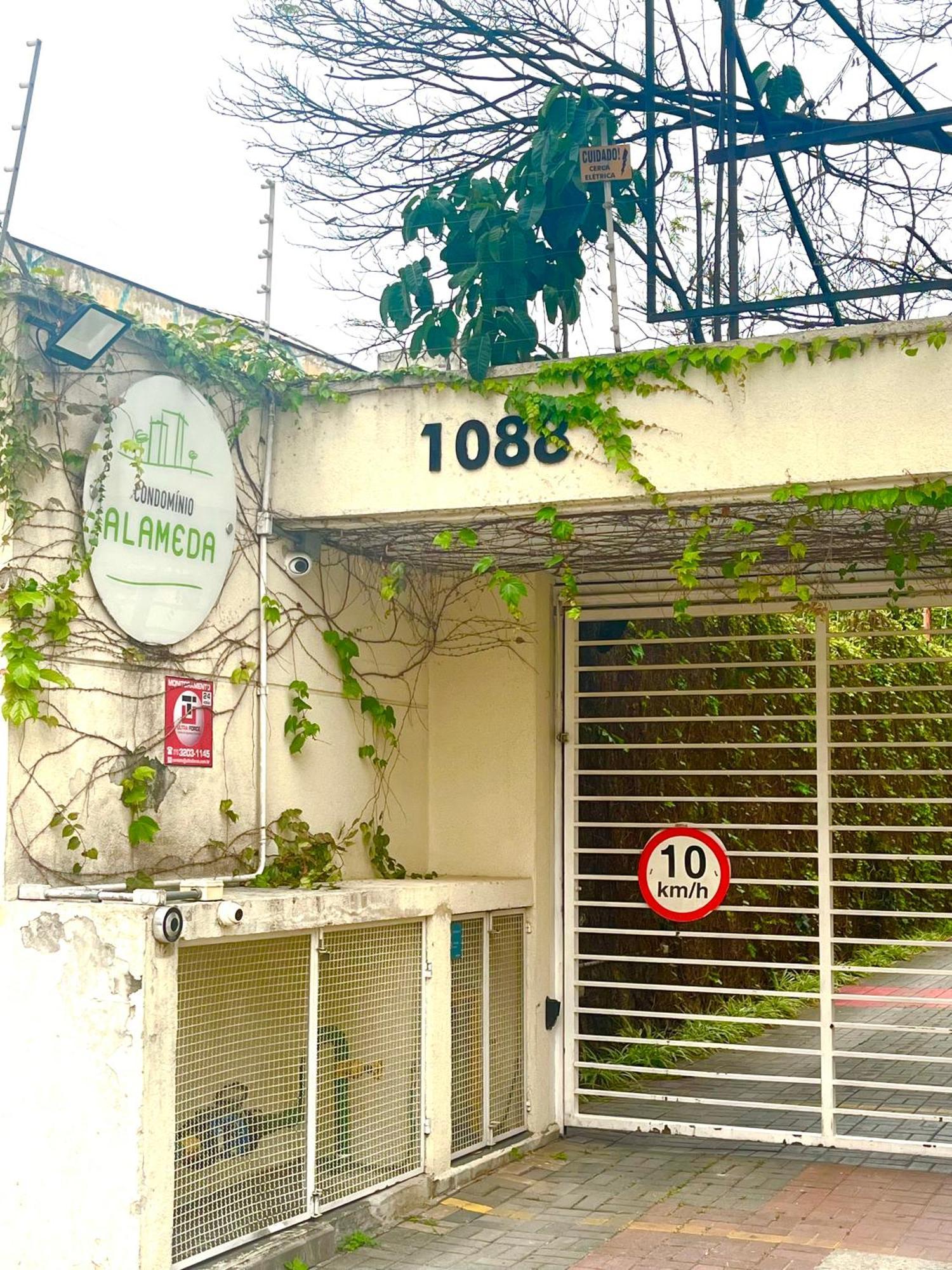 Yellow One - No Bras Com Estacionamento Incluso * Sao Paulo