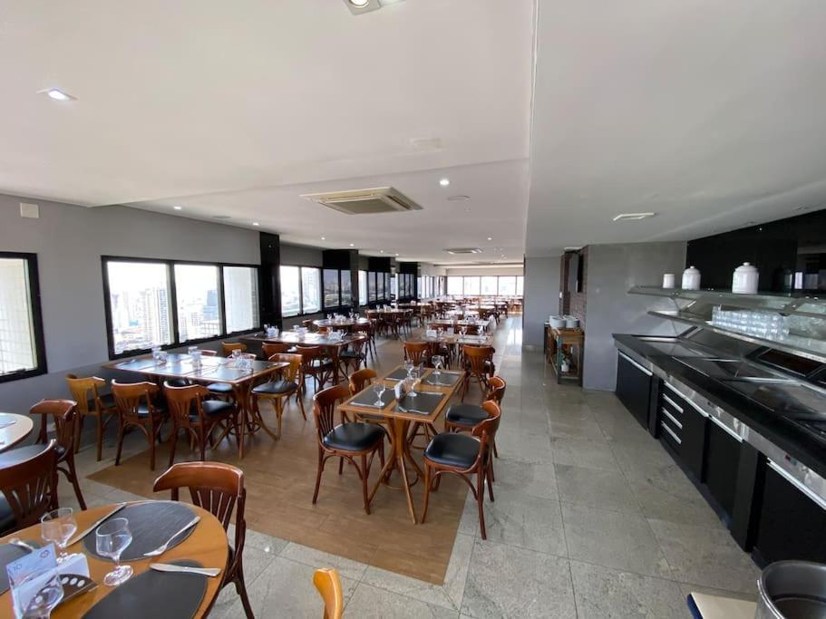 Flat Club Perto Metro Santana Apartemen