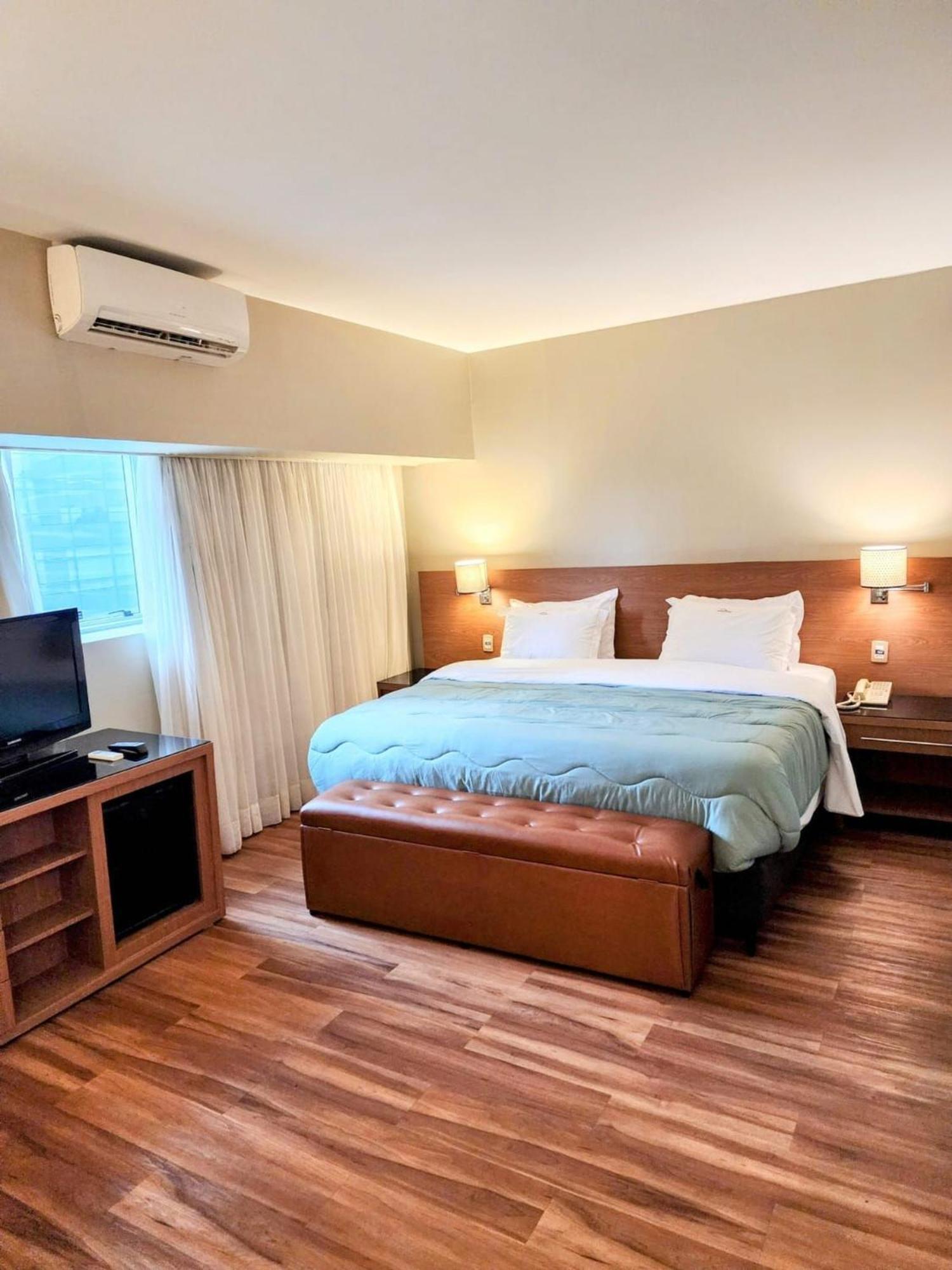 Multihouse - Wyn Berrini - D&d Shopping Ii