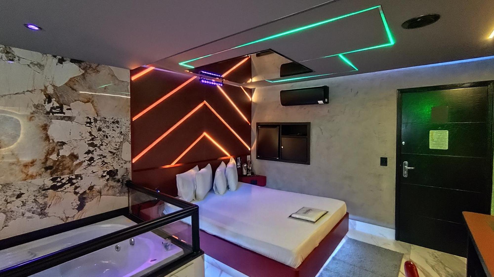 Love hotel Prestige 5