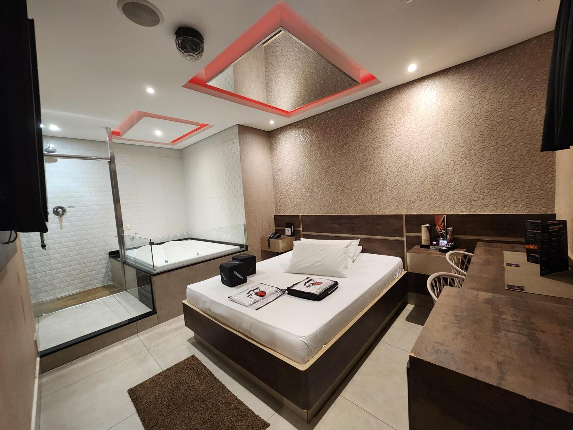 Love hotel So 4