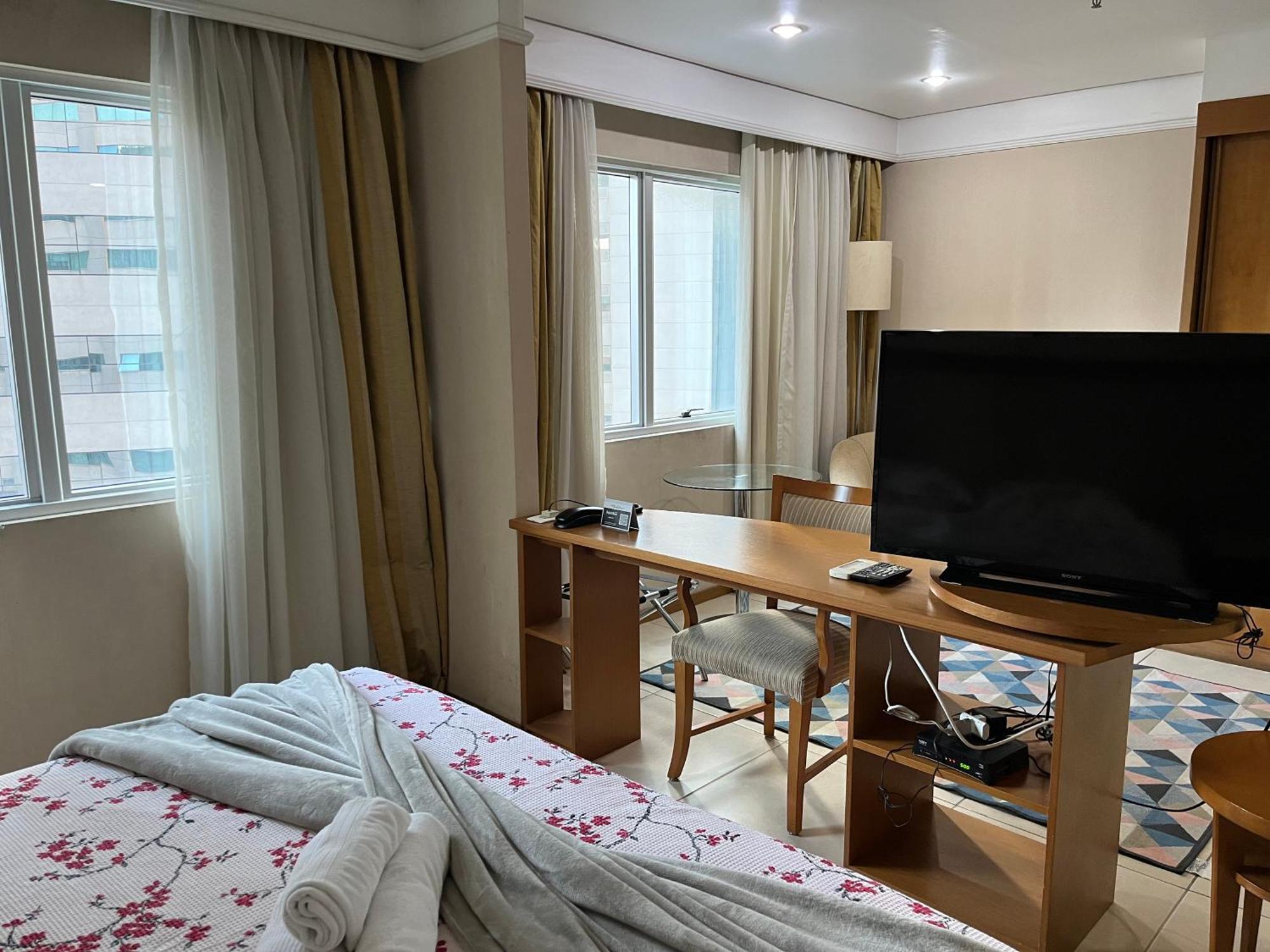 Aparthotel De Em Frente Ao Shopping Olimpia 4*