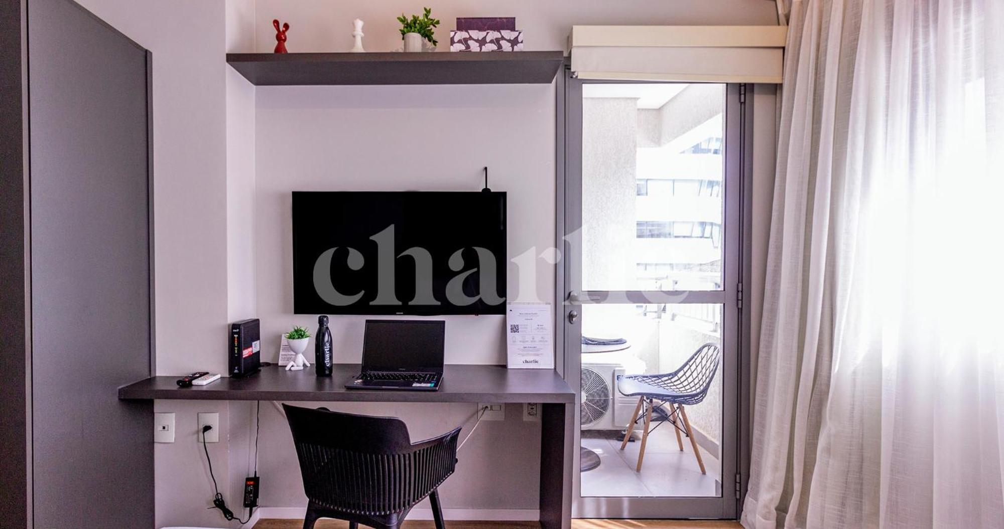 Charlie Rua Dos Pinheiros *