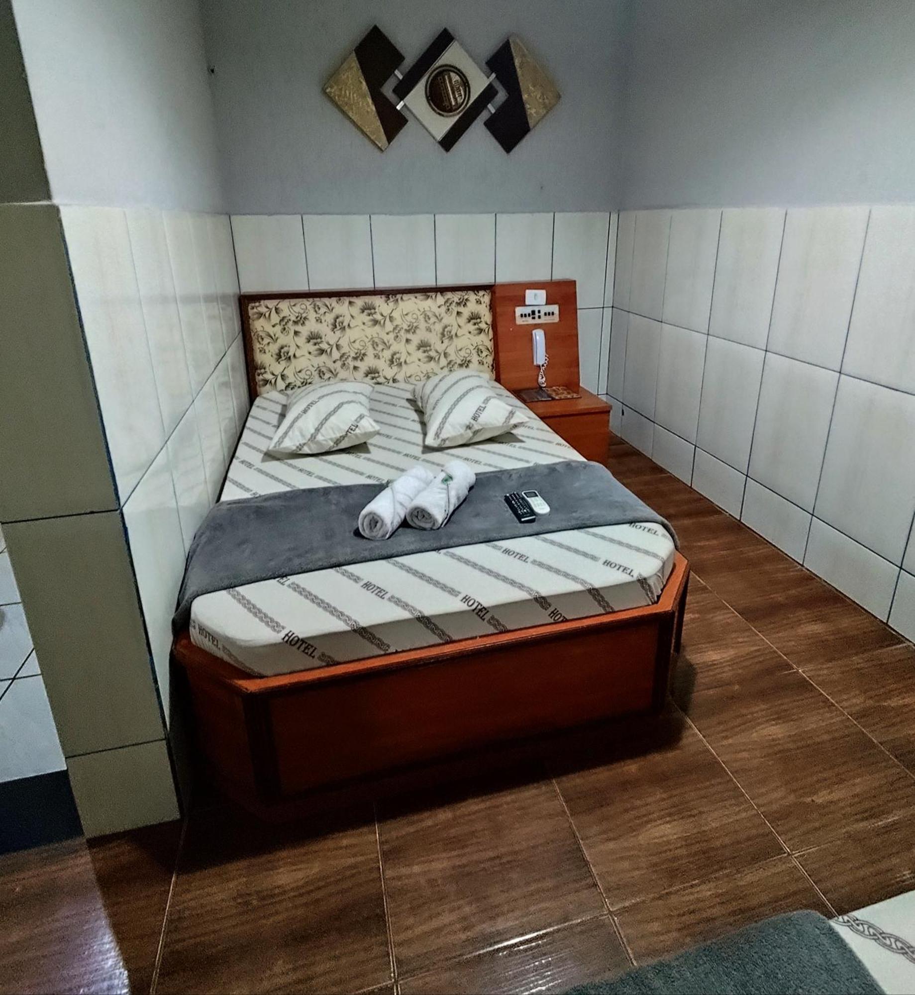 Anoitecer - Rodoviaria Tiete, Anhembi, Expo Center Capsule hotel