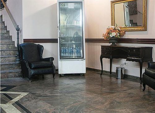 Reinales Plaza Hotel