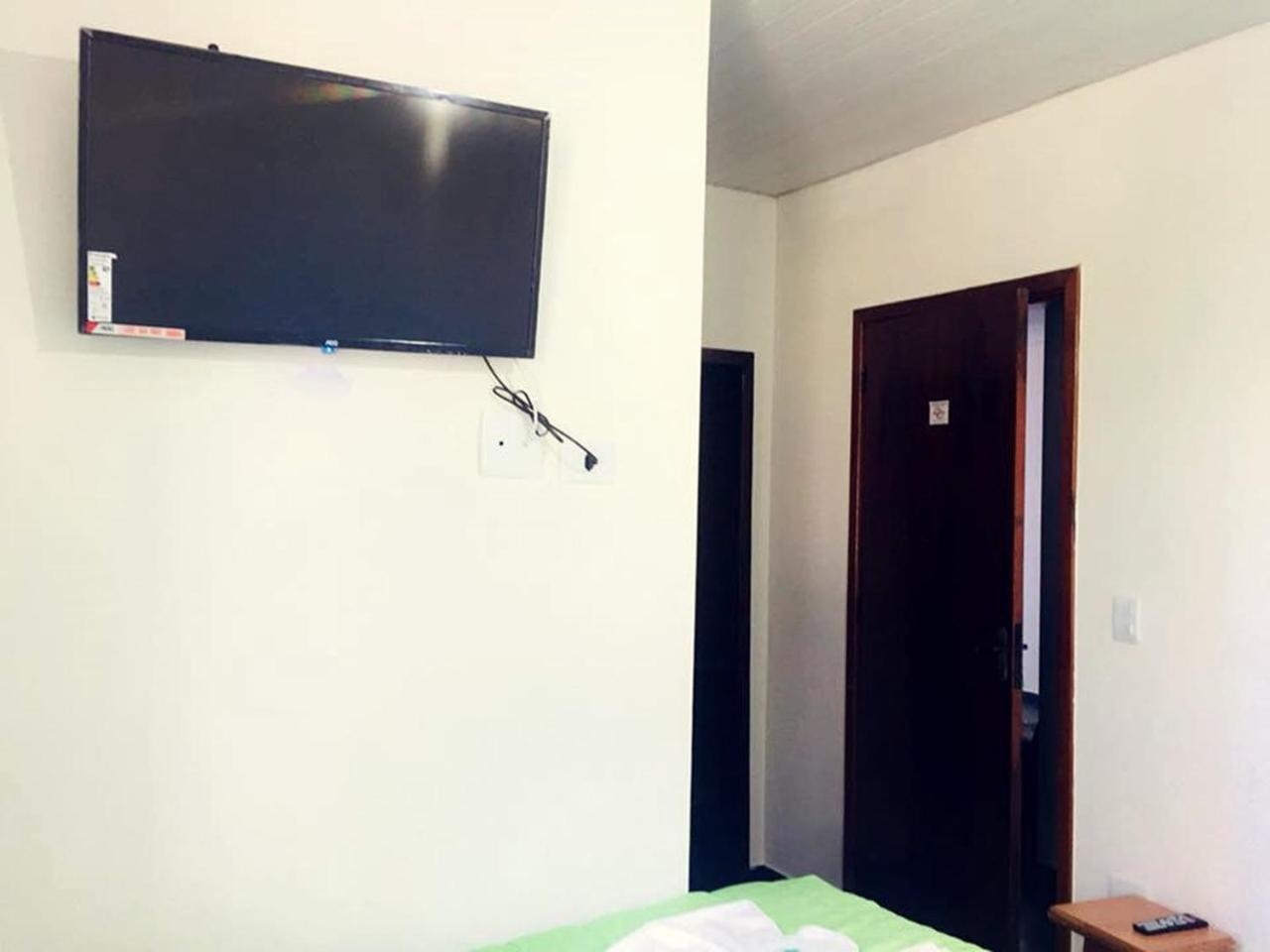 Bed & Breakfast Residencial Caravelas 2*